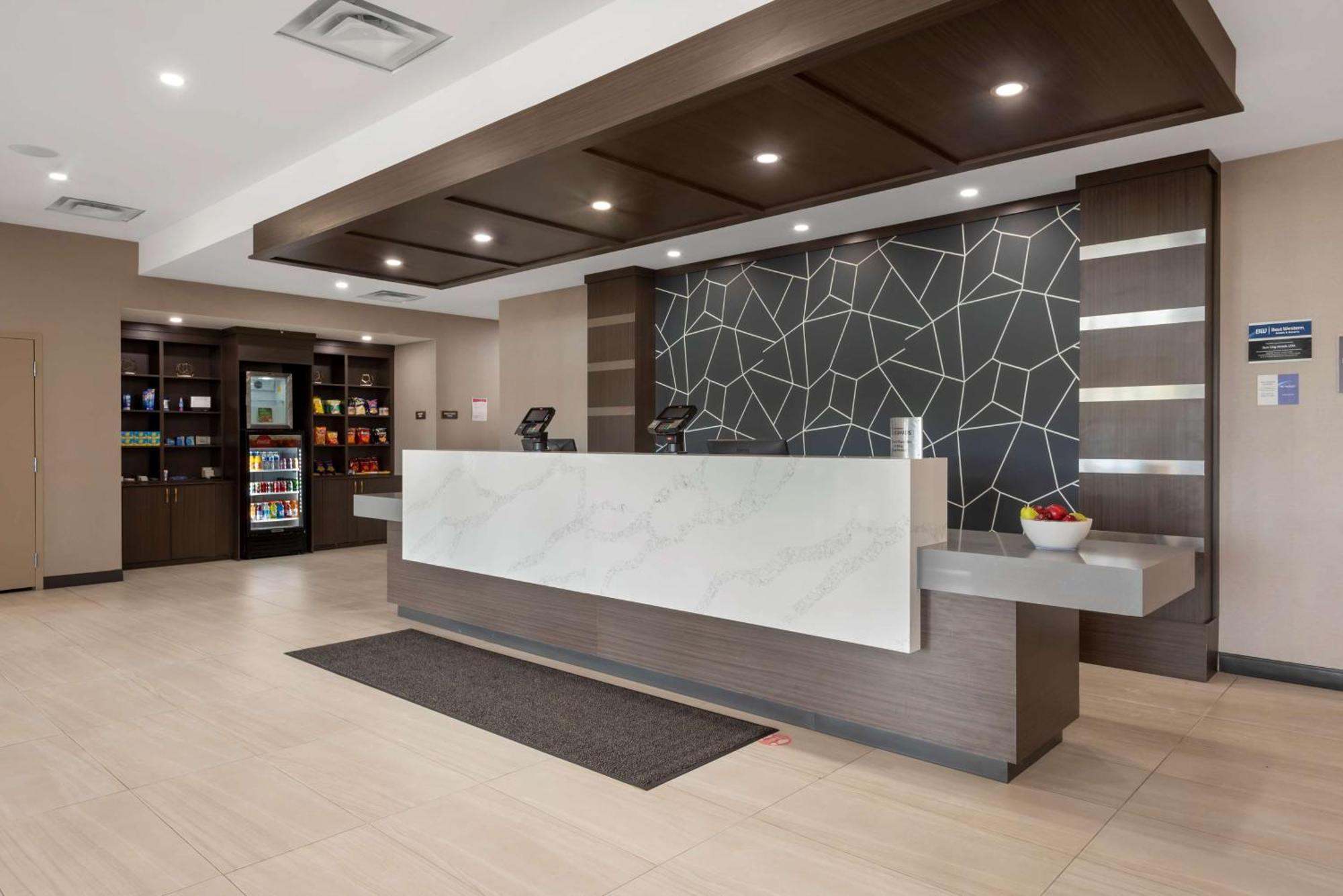 Best Western Premier Executive Residency Medicine Hat Buitenkant foto